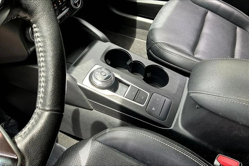 2020 Ford Escape SEL - Photo 17