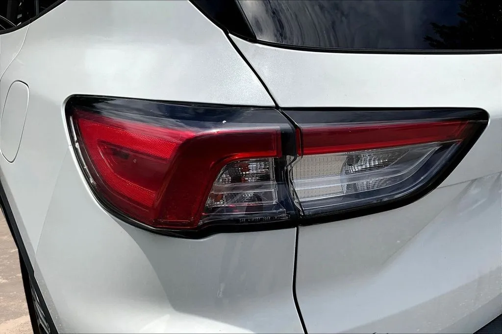 2020 Ford Escape SEL - Photo 22