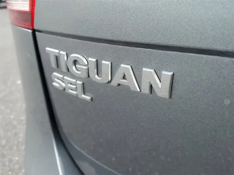 More photos of 2019 Volkswagen Tiguan 2.0T SEL at Gravity Autos Jacksonville, FL