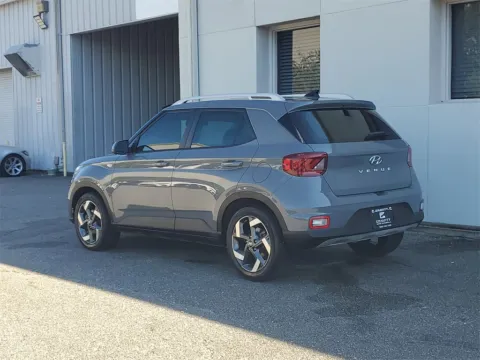 Photos of 2021 Hyundai Venue SEL for sale in Jacksonville, FL at Gravity Autos Jacksonville
