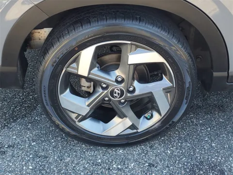 More photos of 2021 Hyundai Venue SEL at Gravity Autos Jacksonville, FL