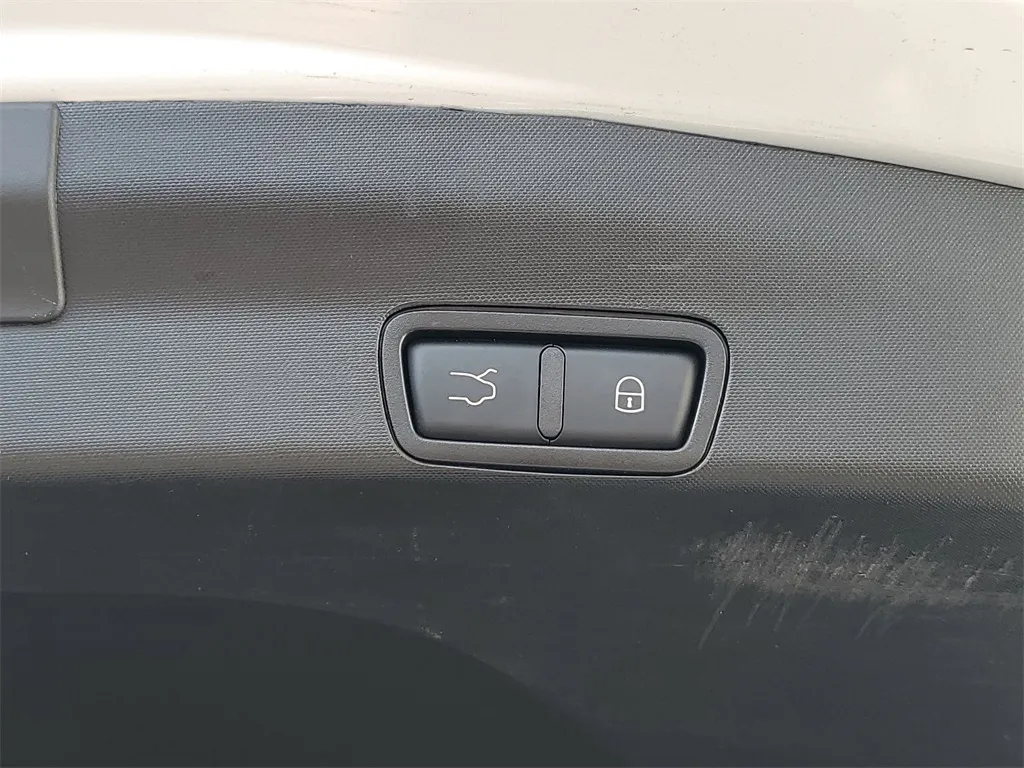 2020 Alfa Romeo Stelvio Base photo 4