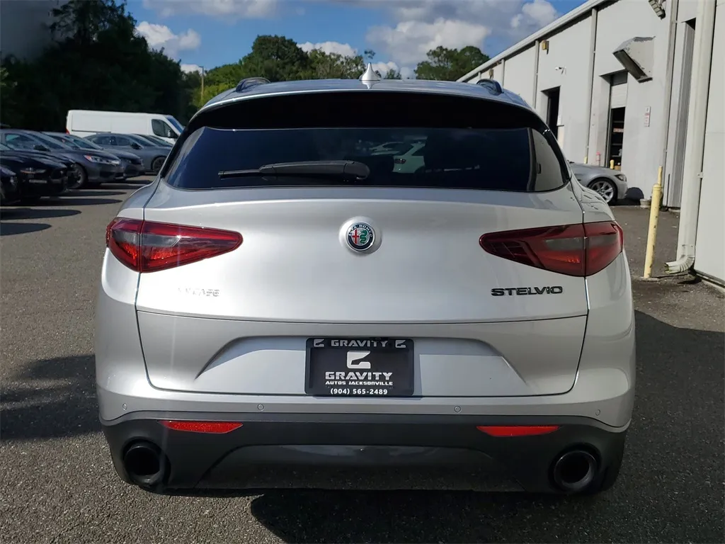 2020 Alfa Romeo Stelvio Base photo 2