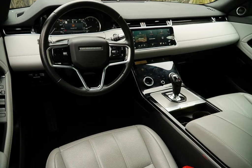 2022 Land Rover Range Rover Evoque SE photo 4