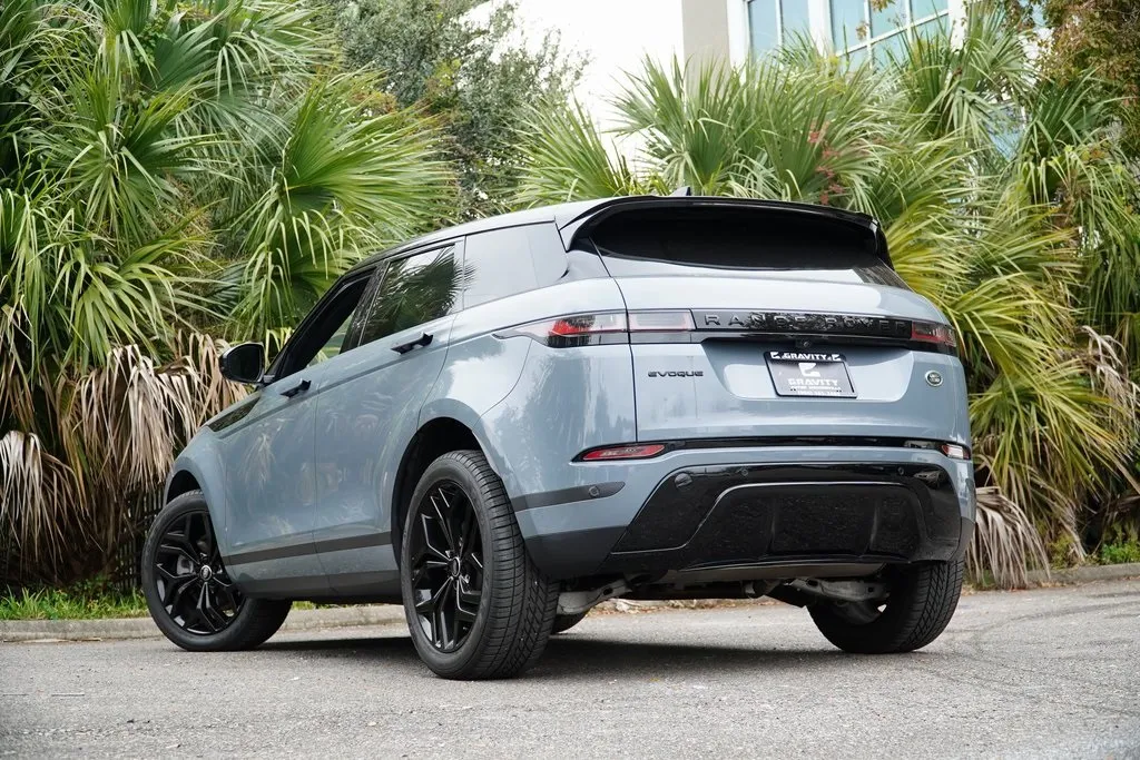 2022 Land Rover Range Rover Evoque SE photo 2