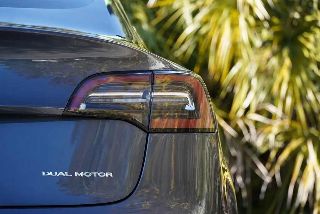 2020 Tesla Model 3 Long Range photo 4