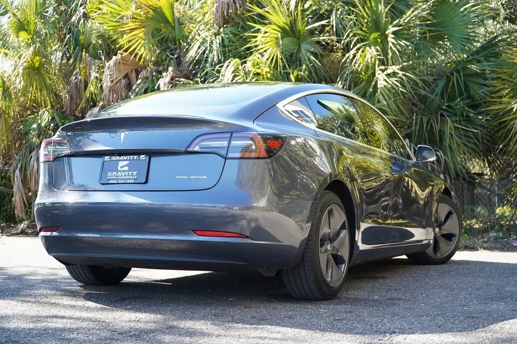 2020 Tesla Model 3 Long Range photo 3