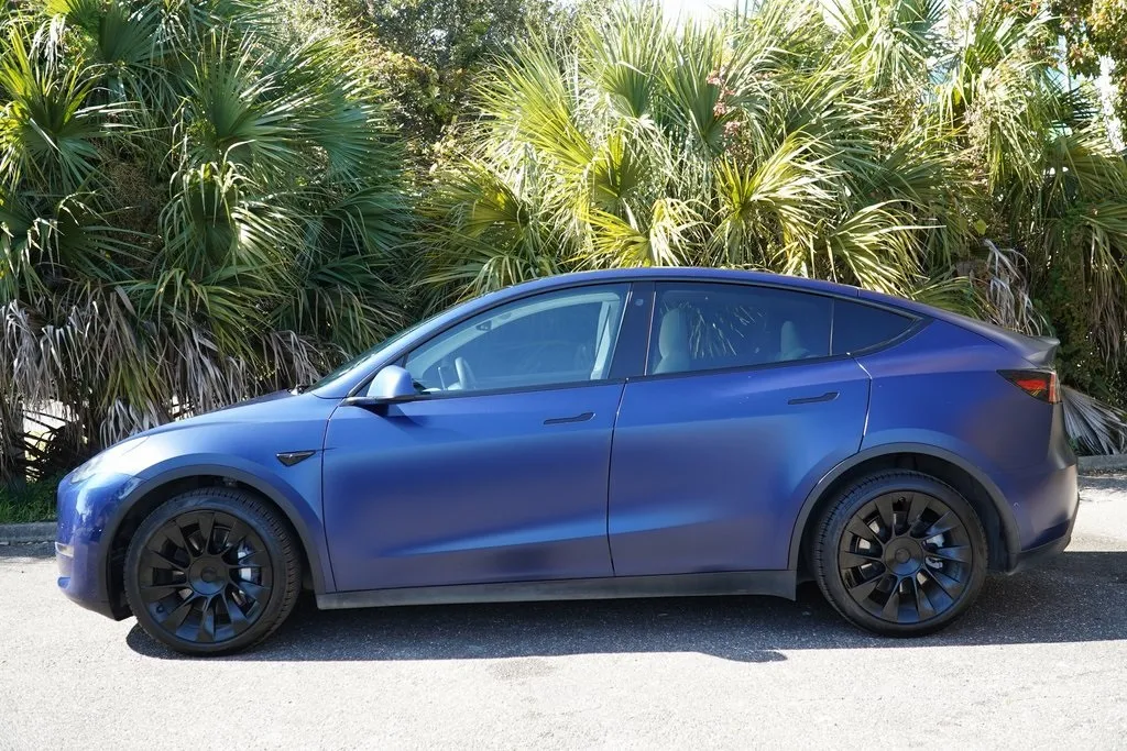 2021 Tesla Model Y Long Range photo 2