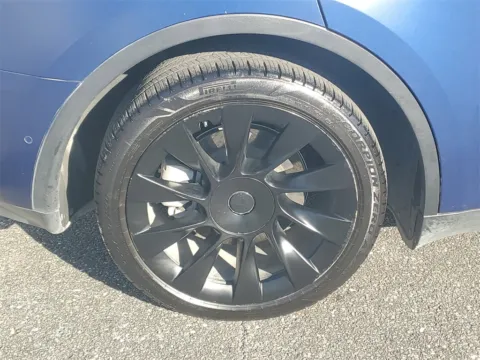 More photos of 2021 Tesla Model Y Long Range at Gravity Autos Jacksonville, FL