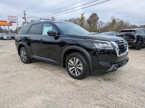 Black 2025 Nissan Pathfinder SL for sale in Vidalia, GA