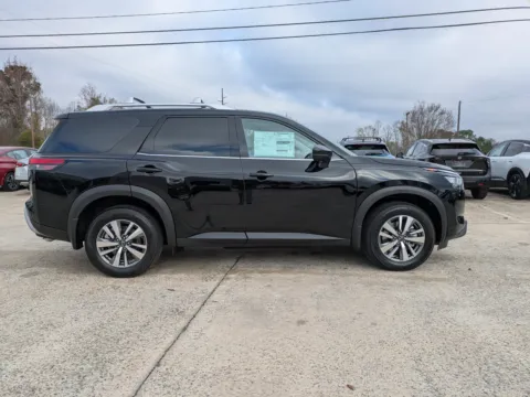 Another view of 2025 Nissan Pathfinder SL for sale in Vidalia, GA at Woody Folsom Nissan of Vidalia