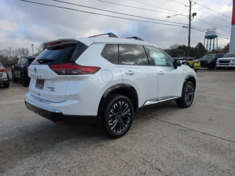 More photos of 2026 Nissan Rogue Platinum at Woody Folsom Nissan of Vidalia, GA