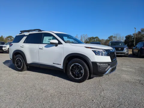White 2025 Nissan Pathfinder Rock Creek for sale in Vidalia, GA