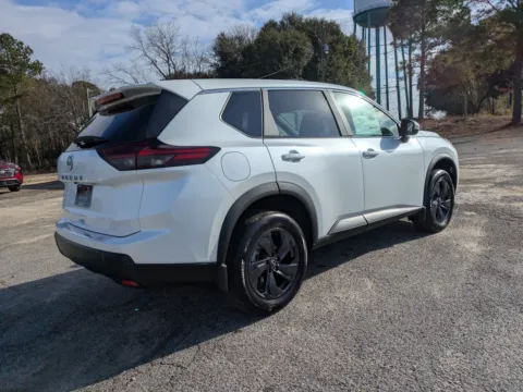 More photos of 2026 Nissan Rogue SV at Woody Folsom Nissan of Vidalia, GA