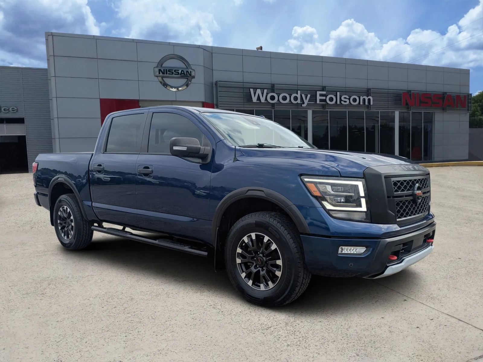 2021 Nissan Titan PRO-4X's photo