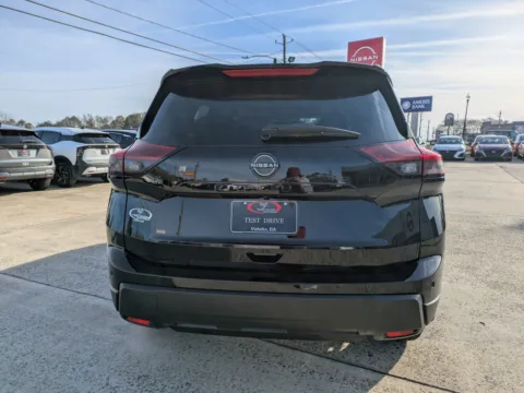 More photos of 2026 Nissan Rogue Dark Armor at Woody Folsom Nissan of Vidalia, GA
