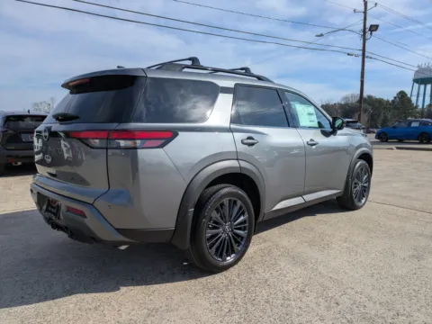 More photos of 2026 Nissan Pathfinder SL at Woody Folsom Nissan of Vidalia, GA