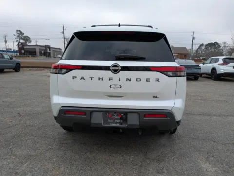 More photos of 2026 Nissan Pathfinder SL at Woody Folsom Nissan of Vidalia, GA