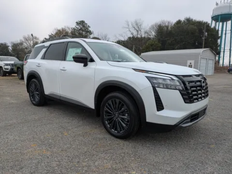Photos of 2026 Nissan Pathfinder SL for sale in Vidalia, GA at Woody Folsom Nissan of Vidalia