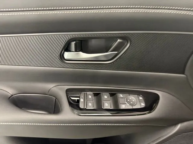 2025 Nissan Murano SV - Photo 13