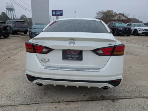 More photos of 2022 Nissan Altima 2.5 SL at Woody Folsom Nissan of Vidalia, GA