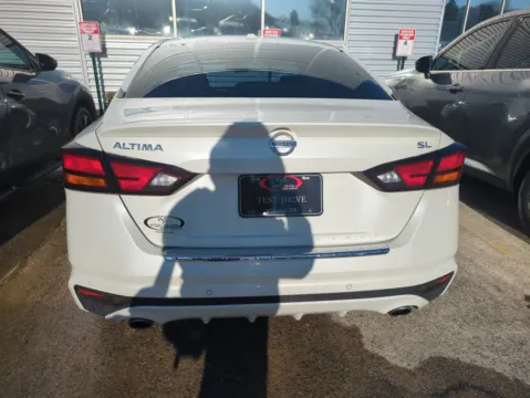 Photos of 2022 Nissan Altima 2.5 SL for sale in Vidalia, GA at Woody Folsom Nissan of Vidalia