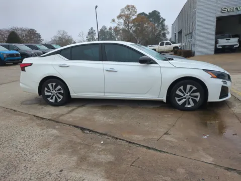 Photos of 2024 Nissan Altima 2.5 S for sale in Vidalia, GA at Woody Folsom Nissan of Vidalia