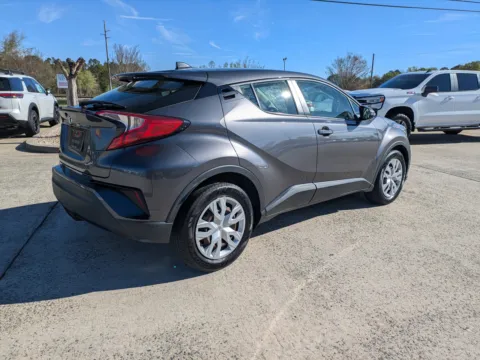 More photos of 2021 Toyota C-HR LE at Woody Folsom Nissan of Vidalia, GA