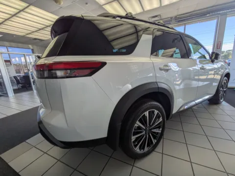 More photos of 2026 Nissan Pathfinder Platinum at Woody Folsom Nissan of Vidalia, GA