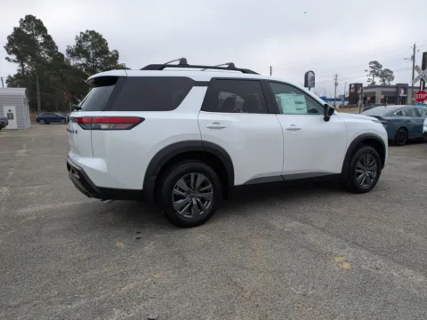 More photos of 2026 Nissan Pathfinder SV at Woody Folsom Nissan of Vidalia, GA