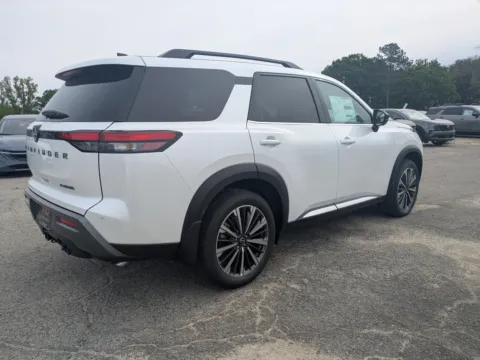 More photos of 2026 Nissan Pathfinder Platinum at Woody Folsom Nissan of Vidalia, GA
