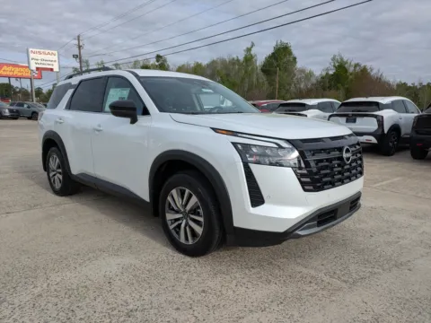 Photos of 2026 Nissan Pathfinder SL for sale in Vidalia, GA at Woody Folsom Nissan of Vidalia