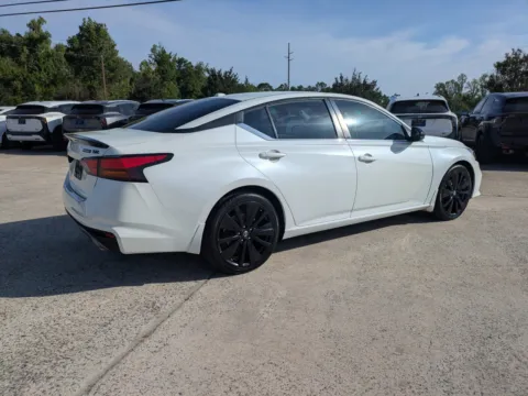 More photos of 2022 Nissan Altima 2.5 SR at Woody Folsom Nissan of Vidalia, GA