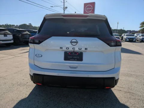 More photos of 2026 Nissan Rogue Dark Armor at Woody Folsom Nissan of Vidalia, GA