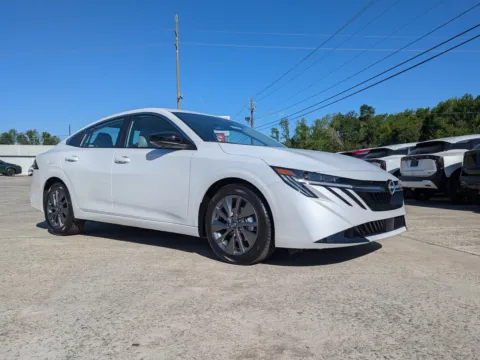 Photos of 2026 Nissan Sentra SL for sale in Vidalia, GA at Woody Folsom Nissan of Vidalia