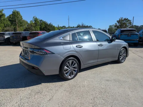 More photos of 2026 Nissan Sentra SL at Woody Folsom Nissan of Vidalia, GA