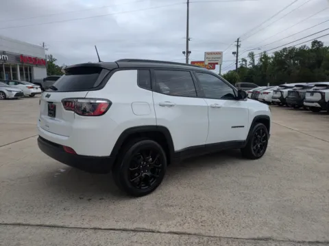More photos of 2024 Jeep Compass Latitude at Woody Folsom Nissan of Vidalia, GA
