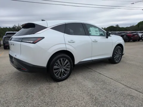 More photos of 2026 Nissan Murano SL at Woody Folsom Nissan of Vidalia, GA