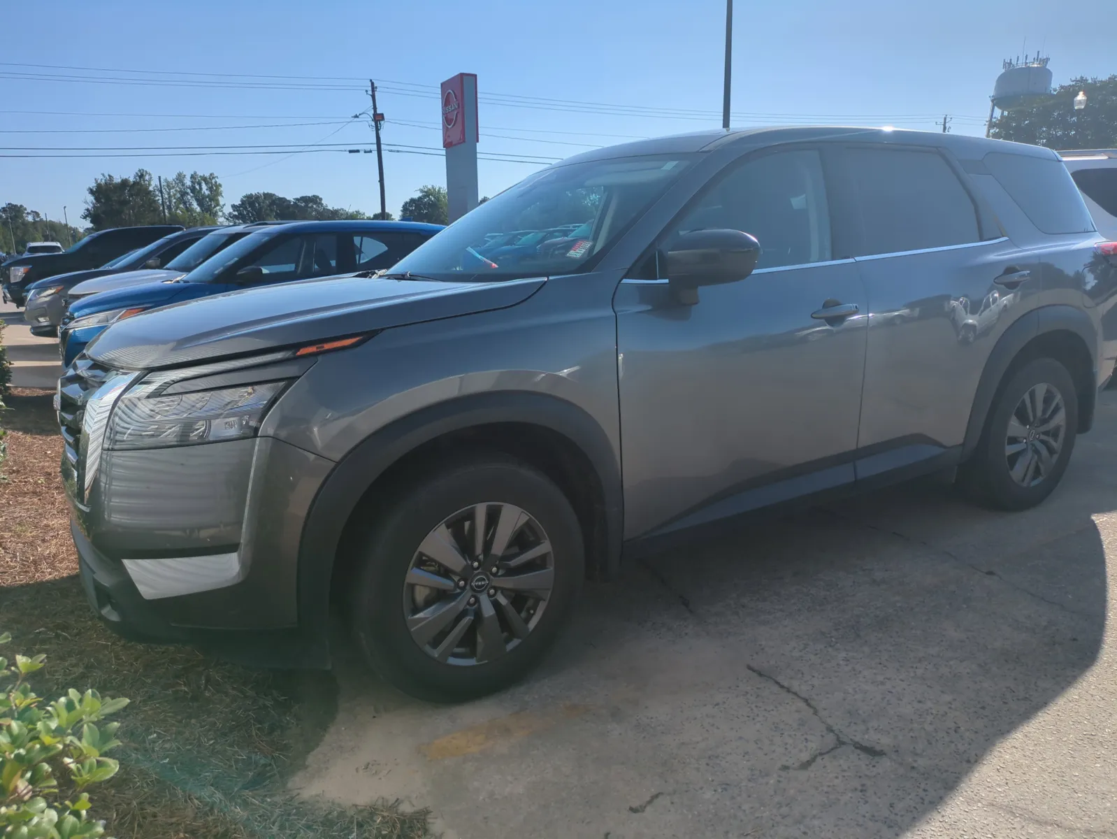 2024 Nissan Pathfinder S 2WD's photo