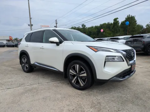 White 2023 Nissan Rogue SL for sale in Vidalia, GA