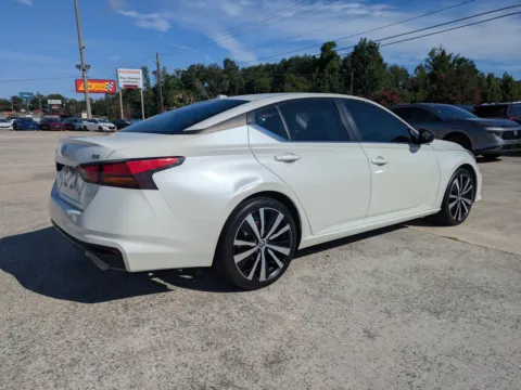 More photos of 2020 Nissan Altima 2.5 SR at Woody Folsom Nissan of Vidalia, GA