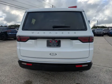 More photos of 2024 Jeep Wagoneer at Woody Folsom Nissan of Vidalia, GA