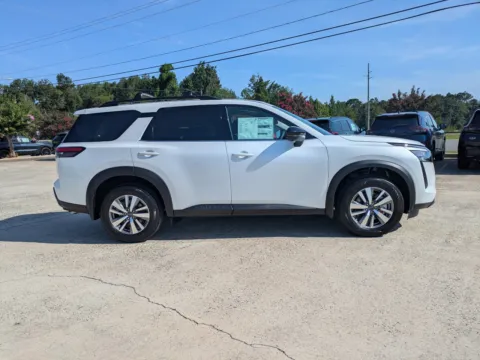 Another view of 2026 Nissan Pathfinder SL for sale in Vidalia, GA at Woody Folsom Nissan of Vidalia