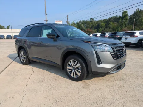 Photos of 2026 Nissan Pathfinder SL for sale in Vidalia, GA at Woody Folsom Nissan of Vidalia