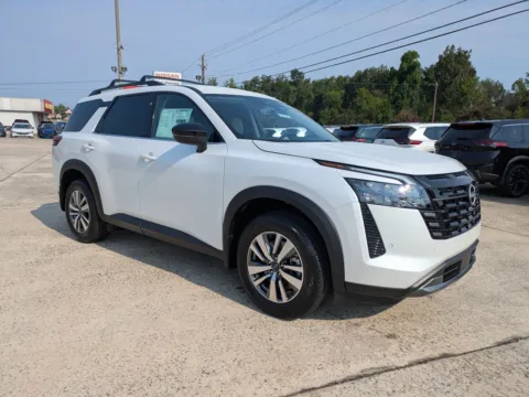 Photos of 2026 Nissan Pathfinder SL for sale in Vidalia, GA at Woody Folsom Nissan of Vidalia