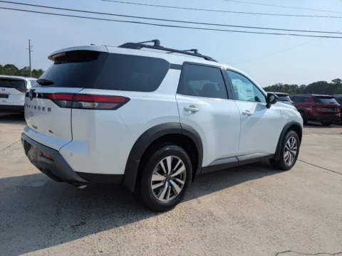More photos of 2026 Nissan Pathfinder SL at Woody Folsom Nissan of Vidalia, GA