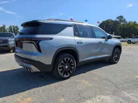 More photos of 2024 Chevrolet Traverse FWD LT at Woody Folsom Nissan of Vidalia, GA