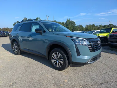 Photos of 2026 Nissan Pathfinder SL for sale in Vidalia, GA at Woody Folsom Nissan of Vidalia