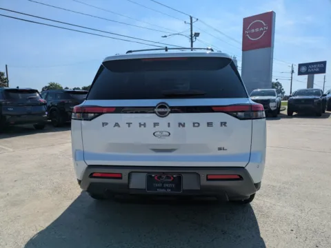 More photos of 2026 Nissan Pathfinder SL at Woody Folsom Nissan of Vidalia, GA