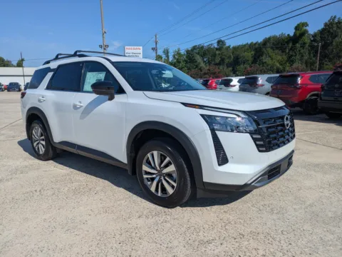 Photos of 2026 Nissan Pathfinder SL for sale in Vidalia, GA at Woody Folsom Nissan of Vidalia